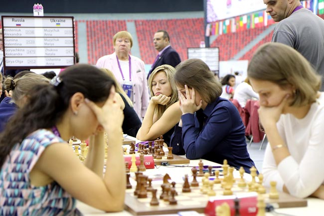 Украинки сыграли вничью с россиянками, украинцы проиграли американцам в 6-м туре Всемирной шахматной Олимпиады