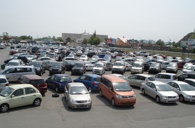 Где и какие автомобили покупают украинцы