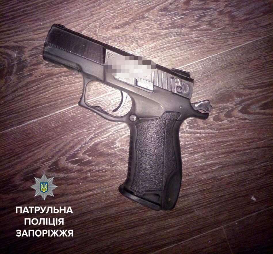 Посетитель кафе открыл стрельбу в Запорожье (фото)