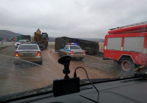В Крыму – снова пробки и аварии из-за гололедицы на дорогах [фото]