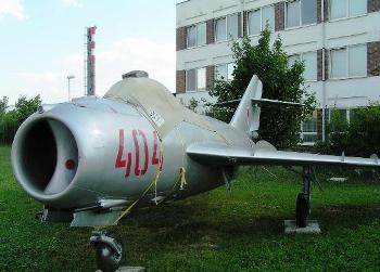 MiG-17 Bis Fresco Walk Around
